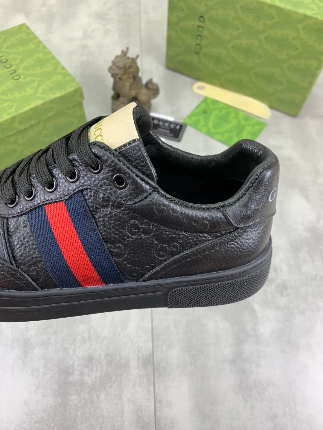 Men's shoes 💰P420 💰[New style]🆘 The latest model from Gucci GUCCI official website🎁Classic casual and fashionable men's shoes👟Best model💥The style is simple and elegant, exclusive for trendy men. Unique official website latest brand elements👑Gucci original decoration, fashionable and generous, original soft calfskin fabric➕Comfortable soft first-layer pigskin lining ✅The official website specifies the wear-resistant casual outsole, the classic model is taken in kind🎬Color: 4️⃣colors available😍Number: 38-44